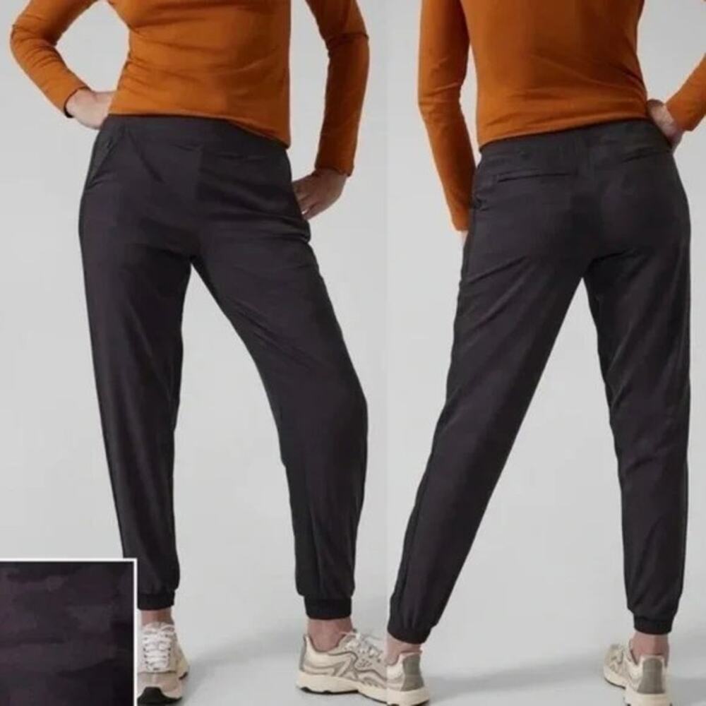 Athleta Brooklyn Camo Lined Jogger Pant in Black Camo Lux Pants